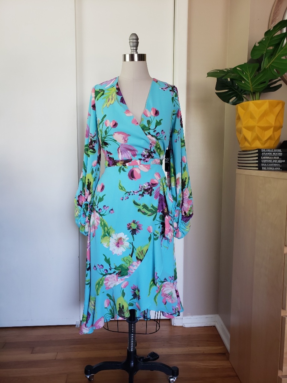 NY&Co Floral Wrap Dress Size XS NEW!